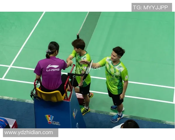 西安羽毛球队与杭州羽毛球队赛后复盘团队协作的成功与不足分析